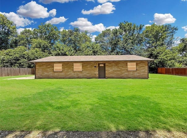 146 Tarpon Drive, Mabank, TX 75156