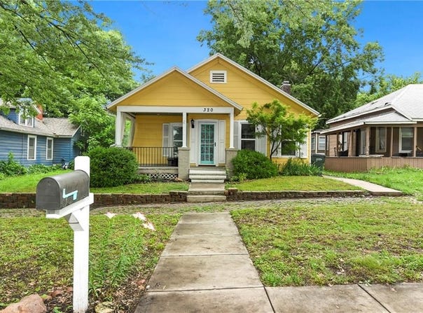 320 Vine Street, Leavenworth, KS 66048