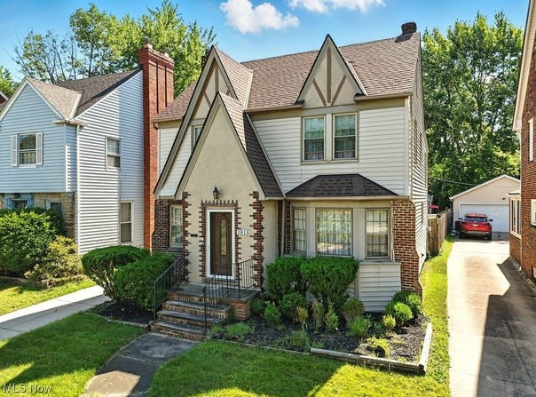 1915 Powell Avenue, Cleveland Heights, OH 44118