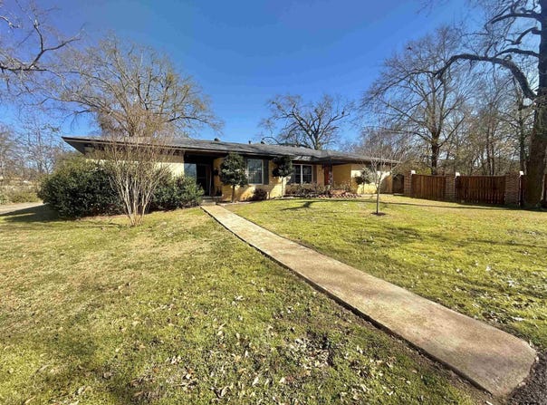 2008 Longview Dr, Henderson, TX 75652