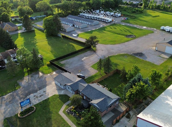 2395 E Judd Road, Burton, MI 48529