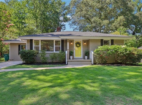 1088 Pinehurst Drive SE, Smyrna, GA 30080