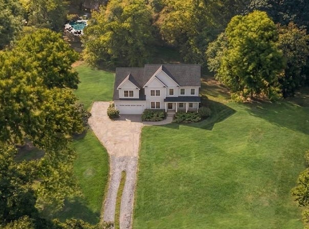 20821 BROOKE KNOLLS RD, GAITHERSBURG, MD 20882