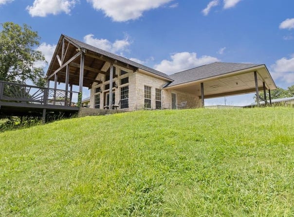 319 An County Road 4020, PALESTINE, TX 75803