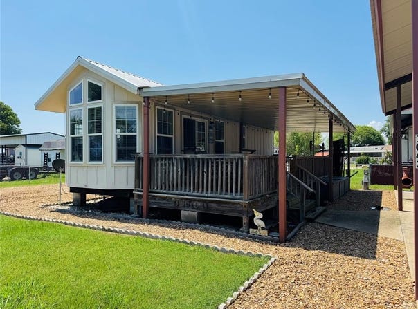1045 Pelican Isle Drive, Kerens, TX 75144