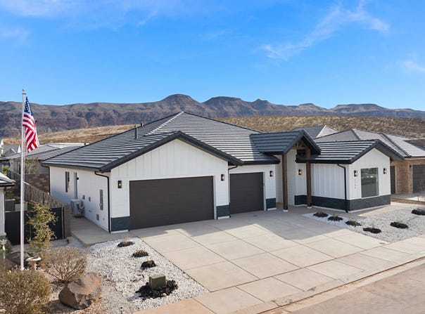 3145 S SNOW CANYON RD, Hurricane, UT 84737