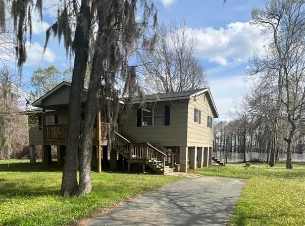 1228 C C Sandidge Road, Elm Grove, LA 71051