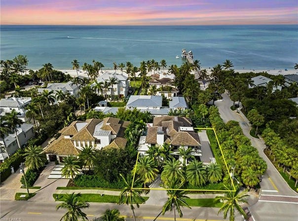 1230 Gulf Shore, NAPLES, FL 34102