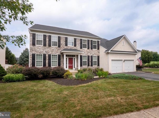 5901 JOHN FRIES DRIVE, MACUNGIE, PA 18062