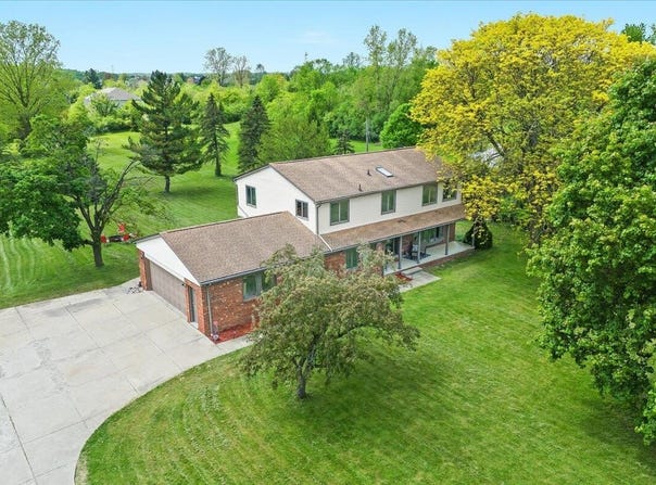 9325 N Ridge Road, Plymouth, MI 48170