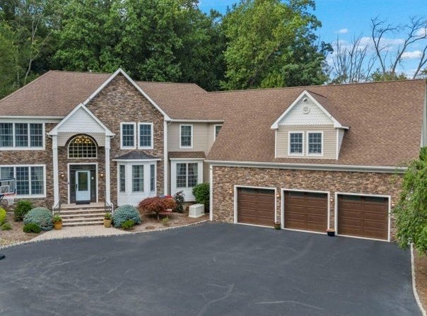 10 Coppola Ct, Montville Twp., NJ 07045-9817