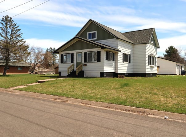 2102 E Main St, Ashland, WI 54806