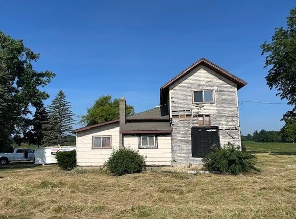7500 Bird Lake Road S, Osseo, MI 49266