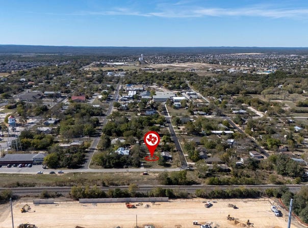 313 N Front St, Kyle, TX 78640