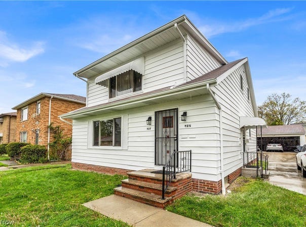 927 E 216th Street, Euclid, OH 44119