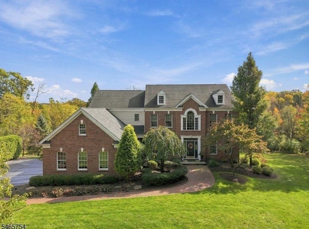 16 Ridgeline Dr, Washington Twp., NJ 07853-3376
