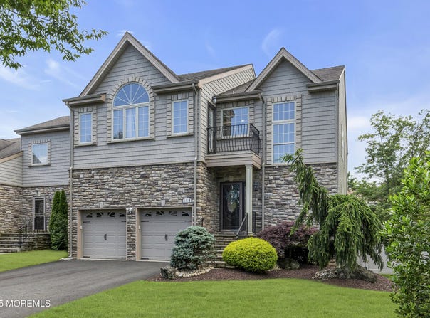 118 Pelican Court, Marlboro, NJ 07746