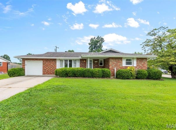 2437 Albert Rasche Drive, Cape Girardeau, MO 63701
