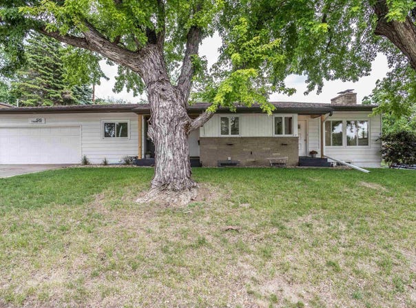 1916 S Kiwanis Ave, Sioux Falls, SD 57105