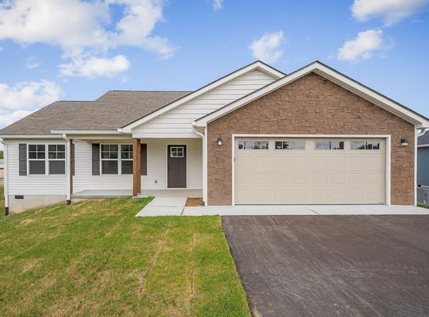 172 Sky View Meadow Drive, CROSSVILLE, TN 38555