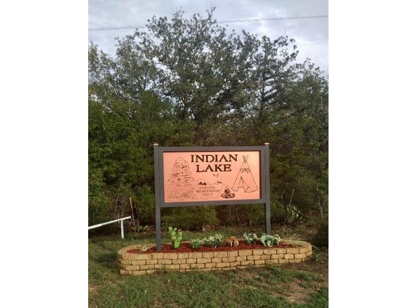 211 Big Bow, Smithville, TX 78957
