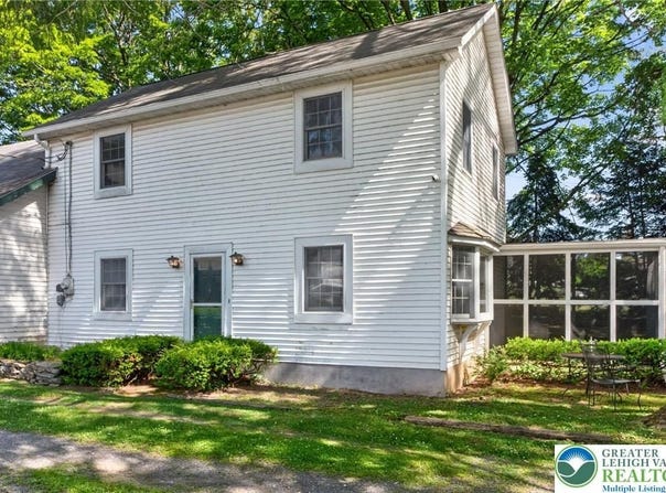 1226 Trexlertown Rd, Upper Macungie Twp, PA 18087