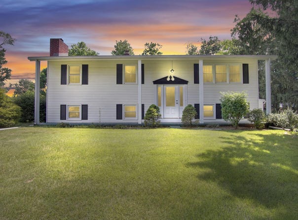 667 DIANE Drive, ETTERS, PA 17319