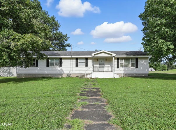 311 Wyatt Avenue, Golden City, MO 64748