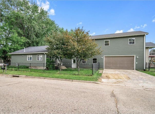 6440 236th Street Court N, Forest Lake, MN 55025