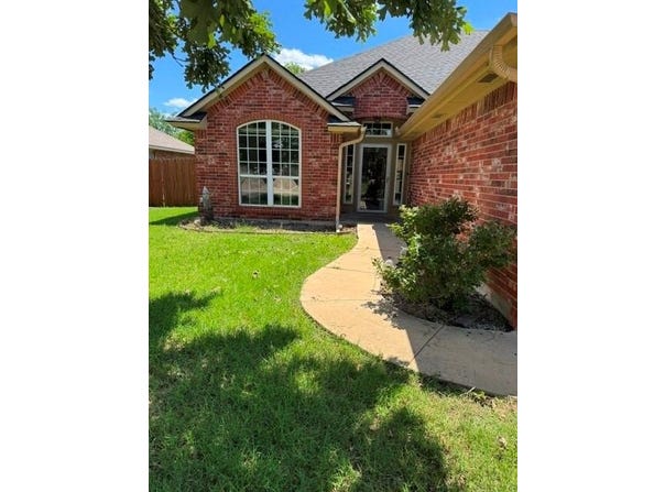 816 SW 32nd Street, Moore, OK 73160