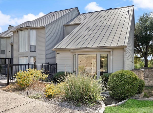 129 World Of Tennis SQ, Lakeway, TX 78738