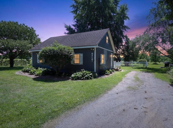 65181 County Road 342, Hartford, MI 49057