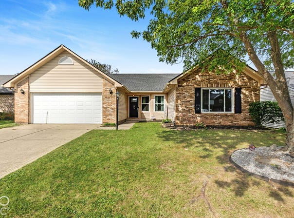 214 E Pine Ridge Drive, Westfield, IN 46074