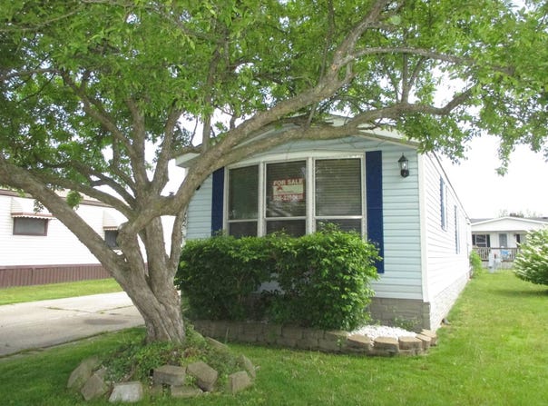 14562 Leeds Ct, Shelby Township, MI 48315