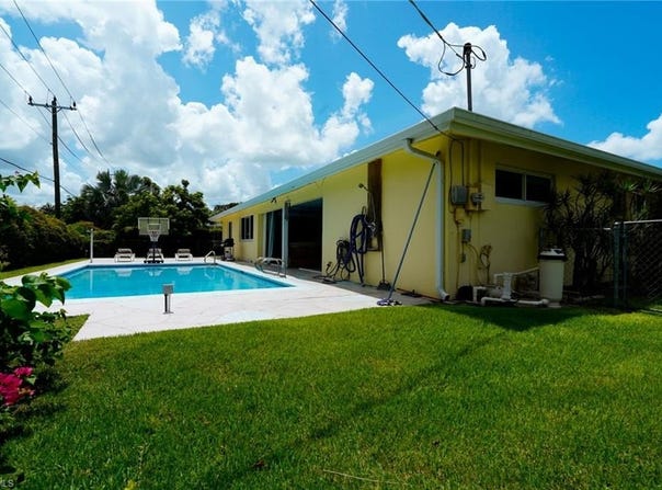 1351 Oaklawn, FORT MYERS, FL 33919
