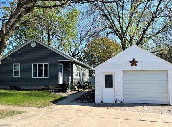 136 4Th Avenue NE, Titonka, IA 50480