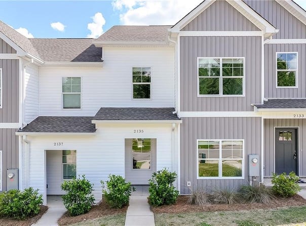 2135 COBBLESTONE Drive, OPELIKA, AL 36804