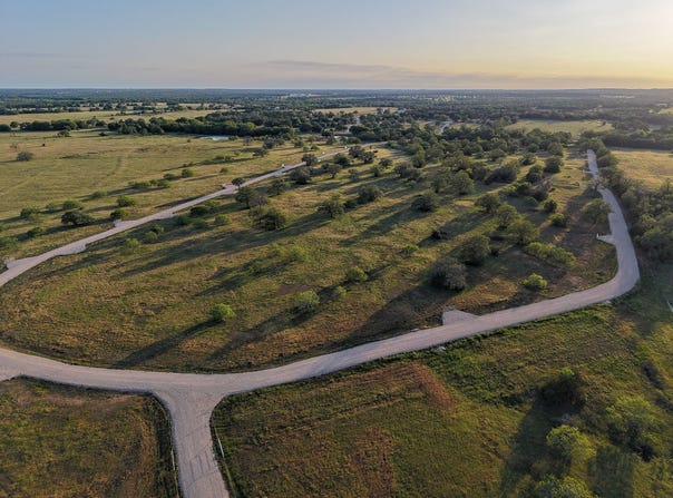 716 Main Loop, Waelder, TX 78959