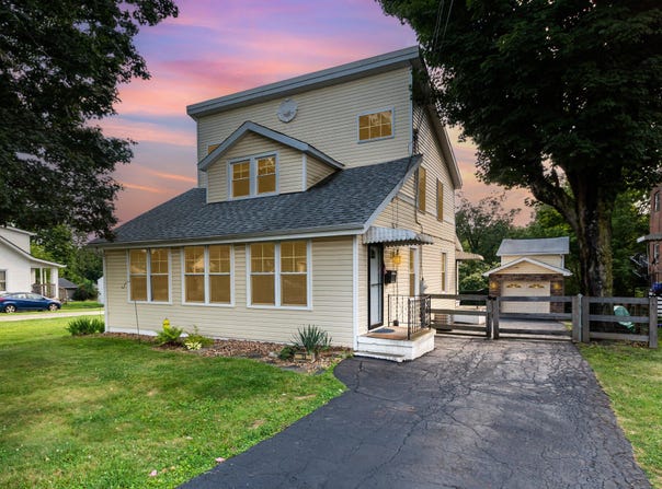 15 Sanders Drive, Florence, KY 41042