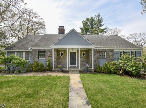 55 Rotary Dr, Summit City, NJ 07901-3130