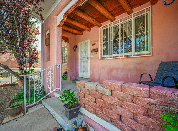 1311 Maclovia, Santa Fe, NM 87505
