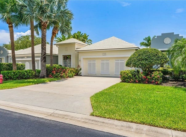 1135 SAINT GEORGES LANE, VERO BEACH, FL 32967
