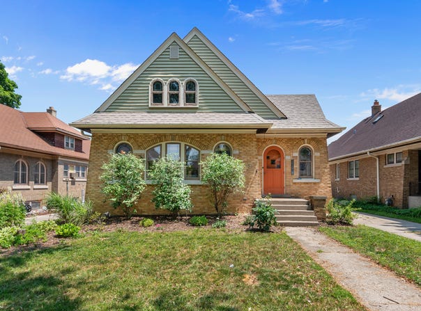 2358 N 73rd St, Wauwatosa, WI 53213