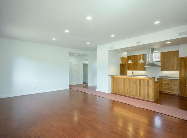 419 Valverde Commons Drive, Taos, NM 87571