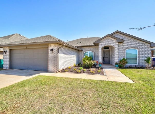 18332 Autumn Grove Drive, Edmond, OK 73012