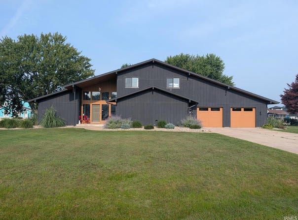 51173 Channel Court, Elkhart, IN 46514-9235