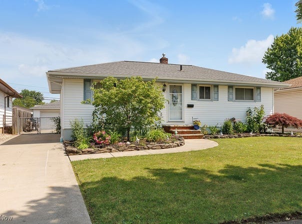 15382 Birchcroft Drive, Brook Park, OH 44142