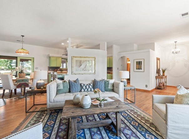 520 Este Es Road, Taos, NM 87525