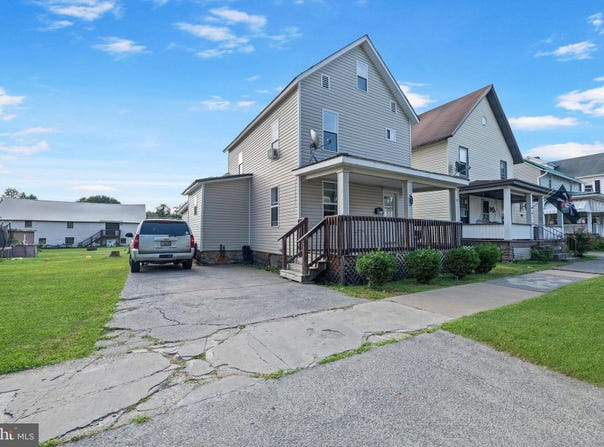 307 WEAVER STREET, CLEARFIELD, PA 16830