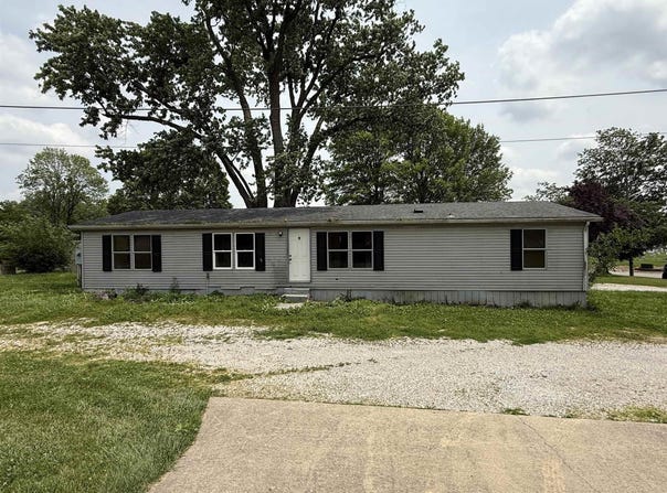 526 W Brummitt Street, Owensville, IN 47665-8734